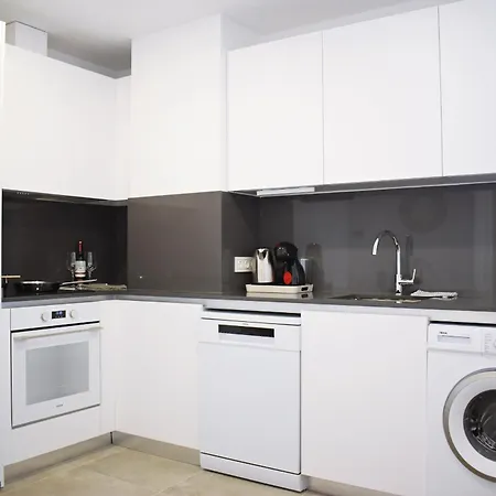 Urban Sky Luxury Flat With Amazing Views In Apartment *